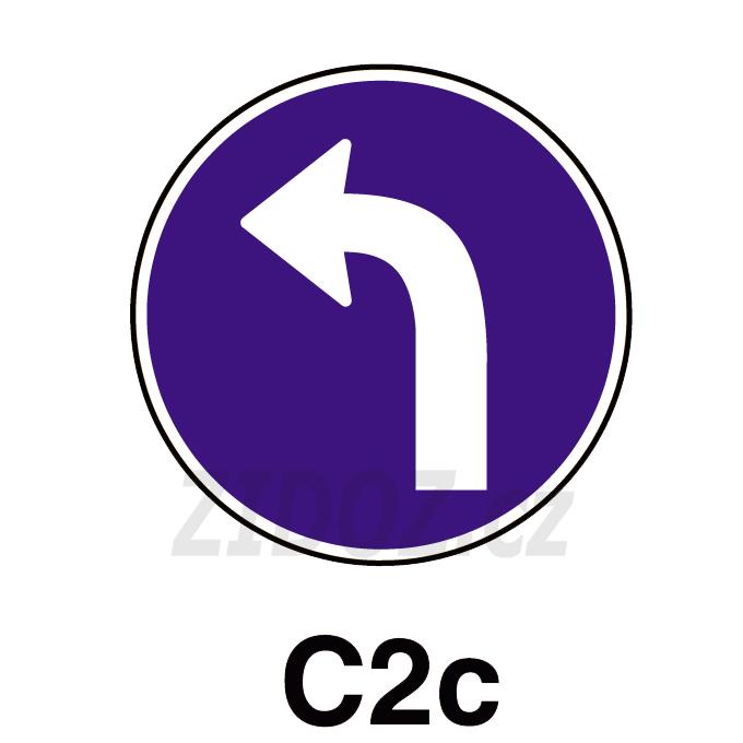 C02c - Přikázaný směr jízdy vlevo